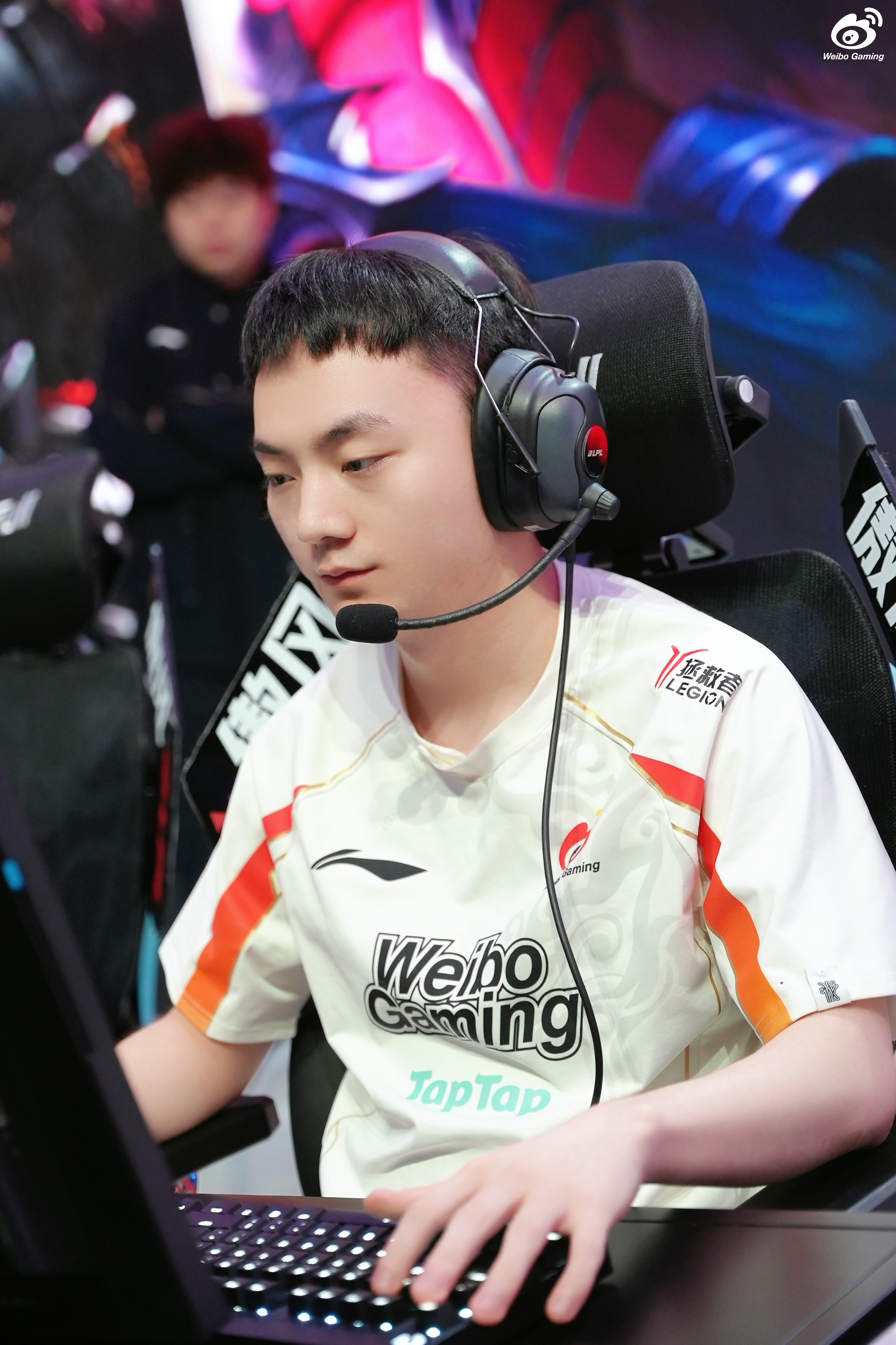 开云体育网址Rookie回归赛场，势不可挡首场状态亮眼，FPX观众沸腾！的简单介绍